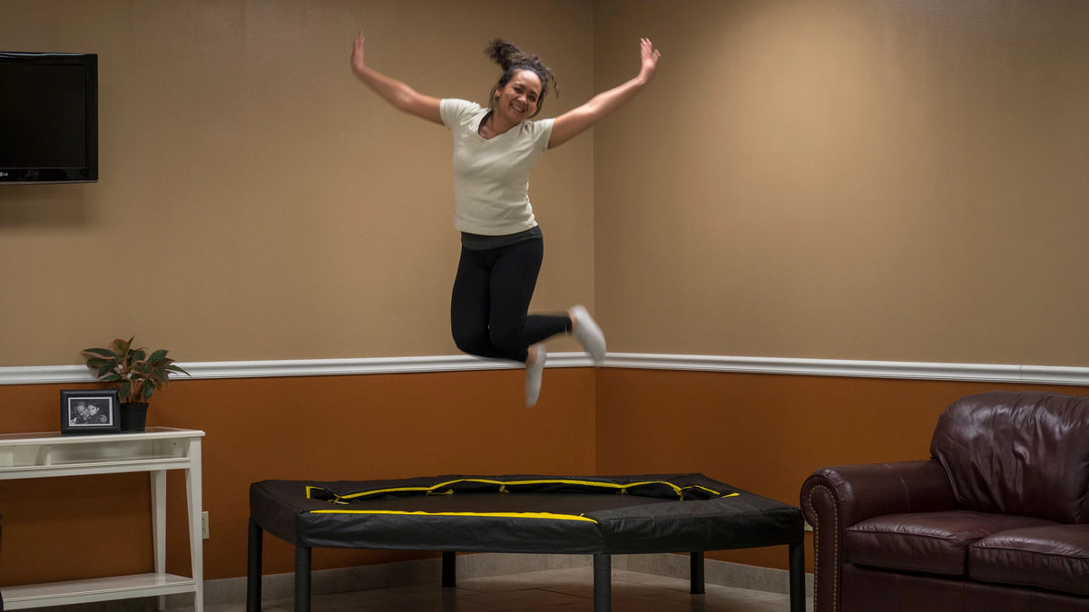 7.5-Foot Trampoline with Enclosure J2591
