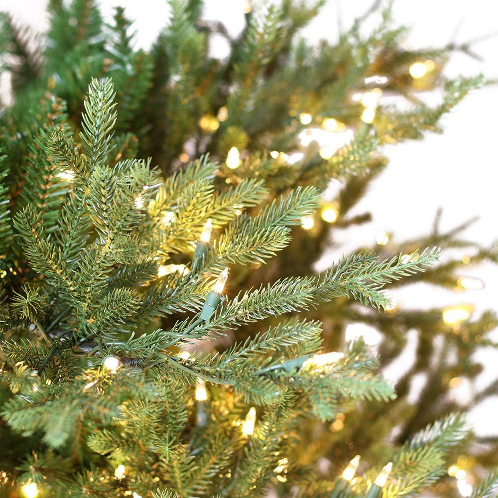 7.5 Foot Pre-Lit Balsam Fir Artificial Christmas Tree with 800 Clear Lights B502041