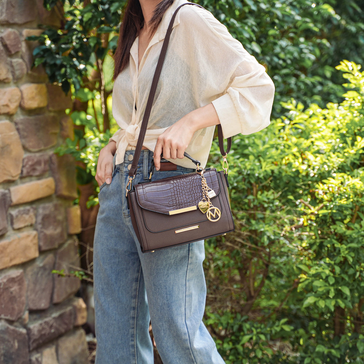 Croco Embossed Vegan Leather Shoulder Bag Y802274