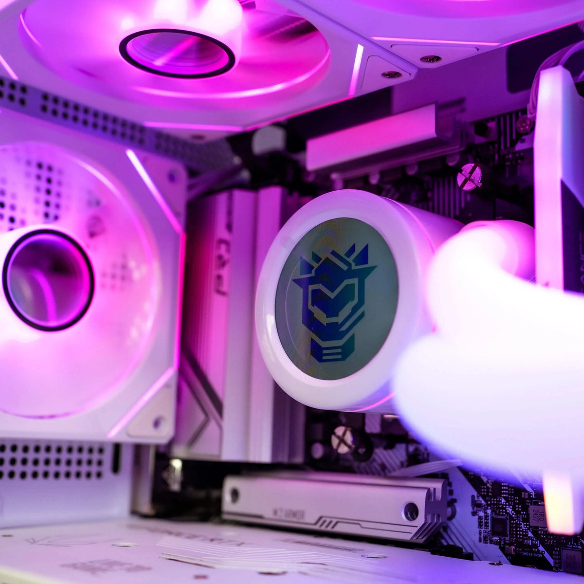 AMD Ryzen 9 9950X3D AMD Radeon RX 7900 XT Gaming PC B84990