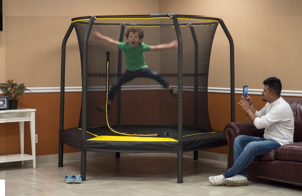 7.5-Foot Trampoline with Enclosure J2591