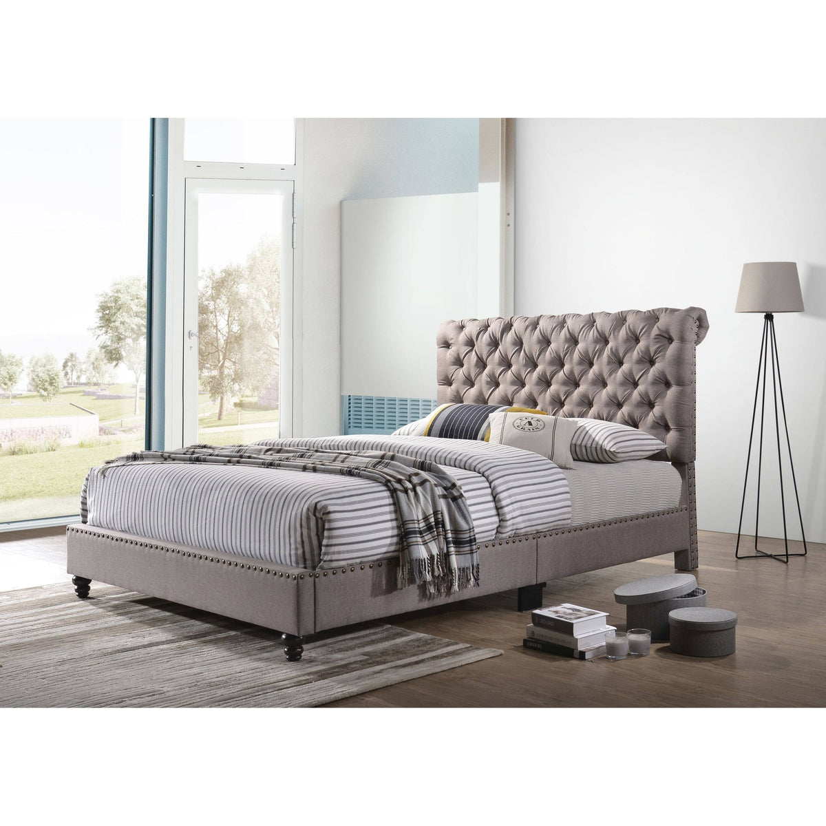Tan King Bed S561865