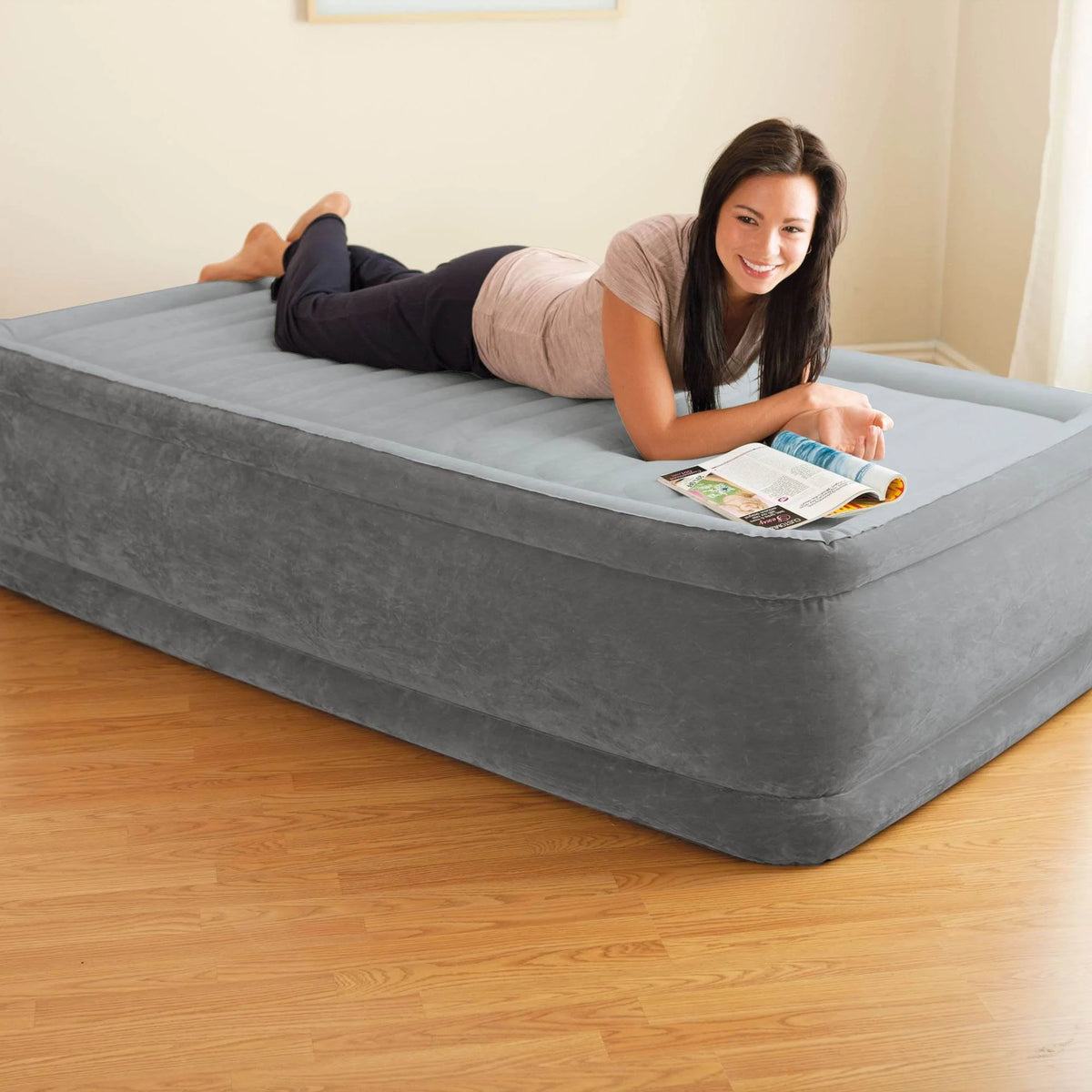 Twin Elevated Air Mattress with Built In Pump A771