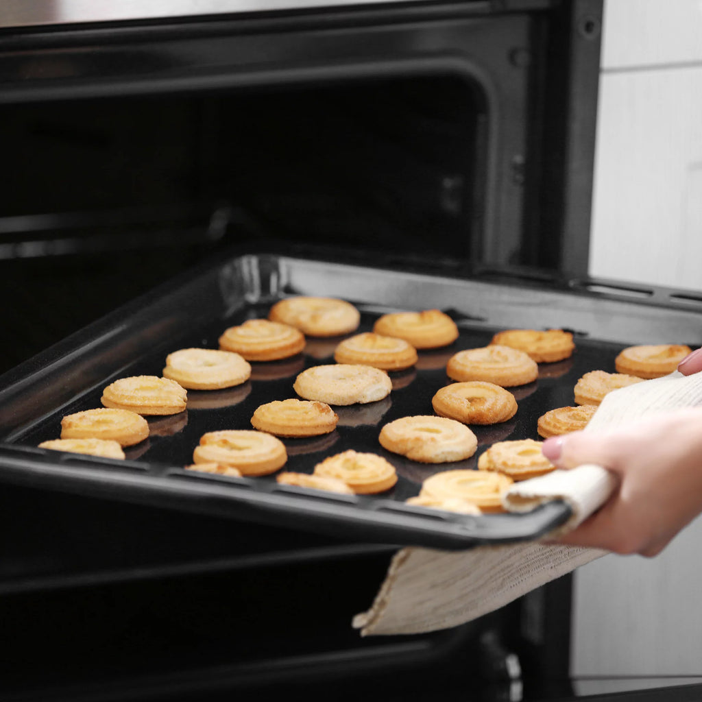 24 in. 2.3 Cu. ft. Single Gas Wall Oven N52402