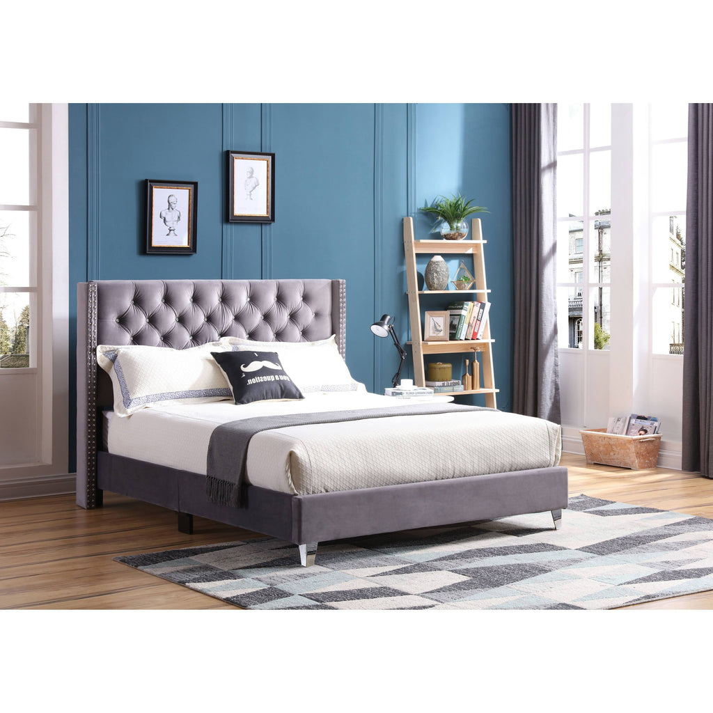 Tan King Bed S561865