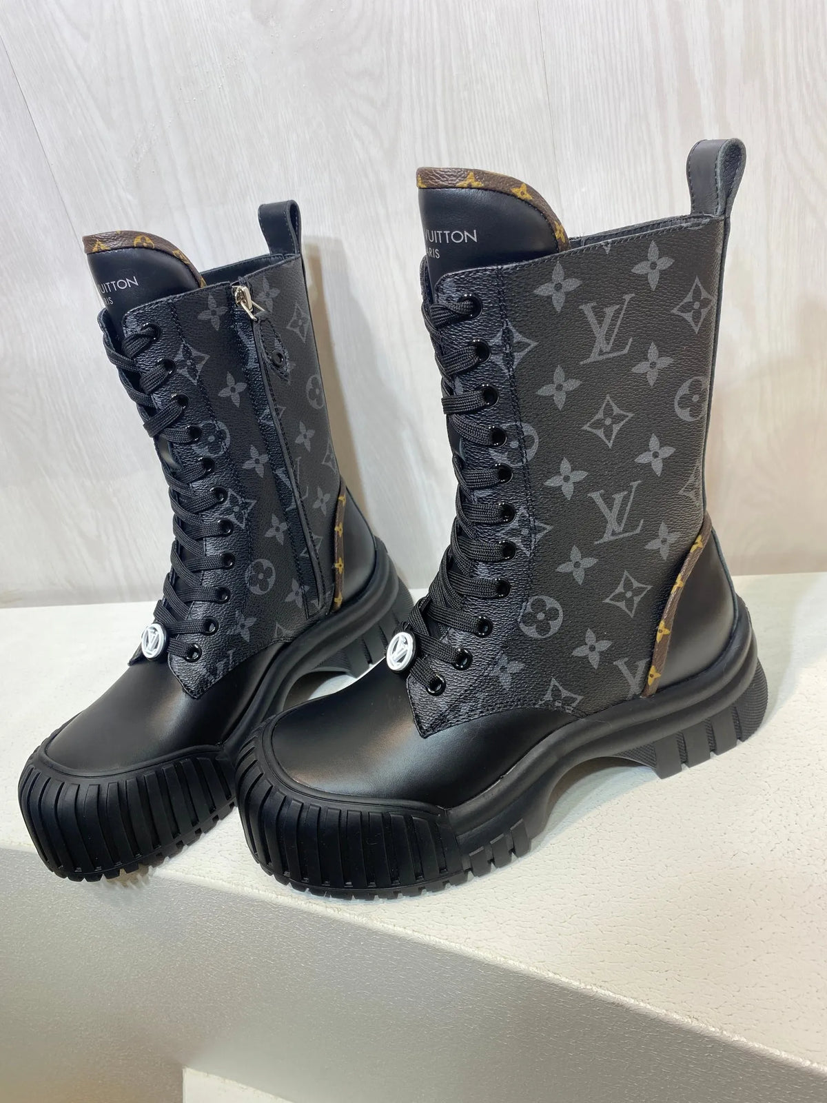 Boots V8938