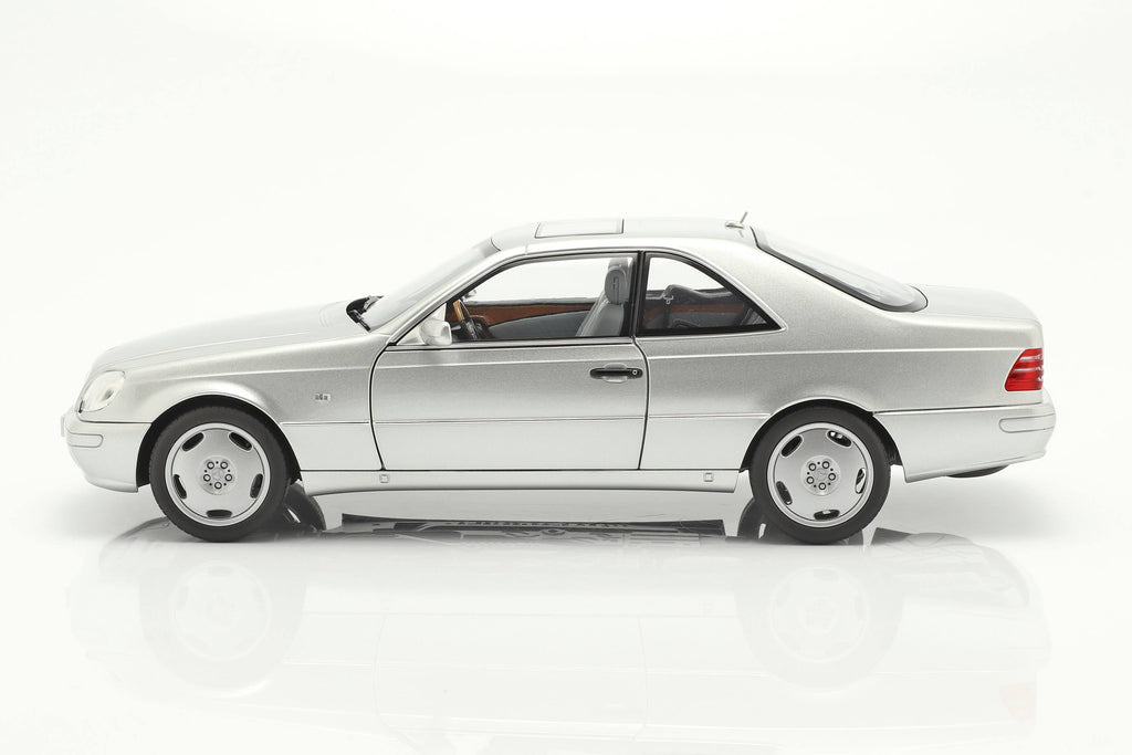 Metallic Silver 1/18 Diecast Model Car R3929