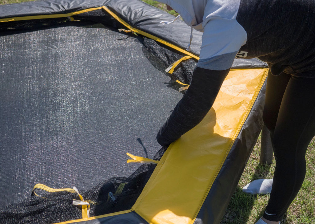 7.5-Foot Trampoline with Enclosure J2591