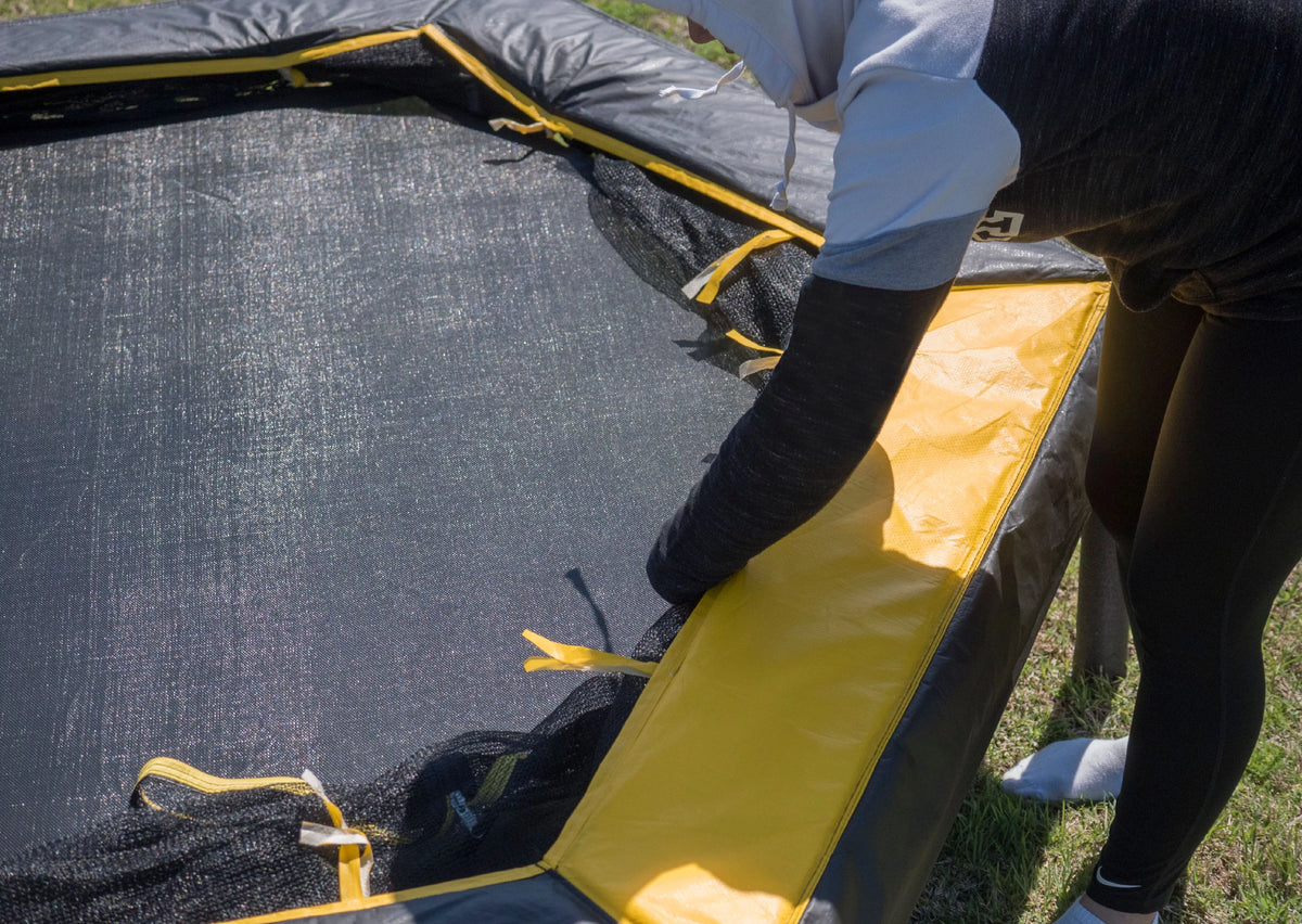 7.5-Foot Trampoline with Enclosure J2591