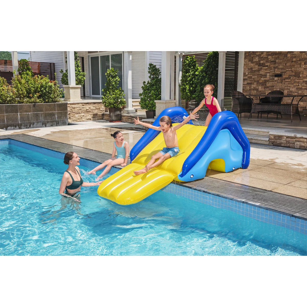 Giant Inflatable Pool Water Slide with Built-In Sprinkler N606